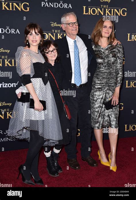 caleb deschanel daughters.